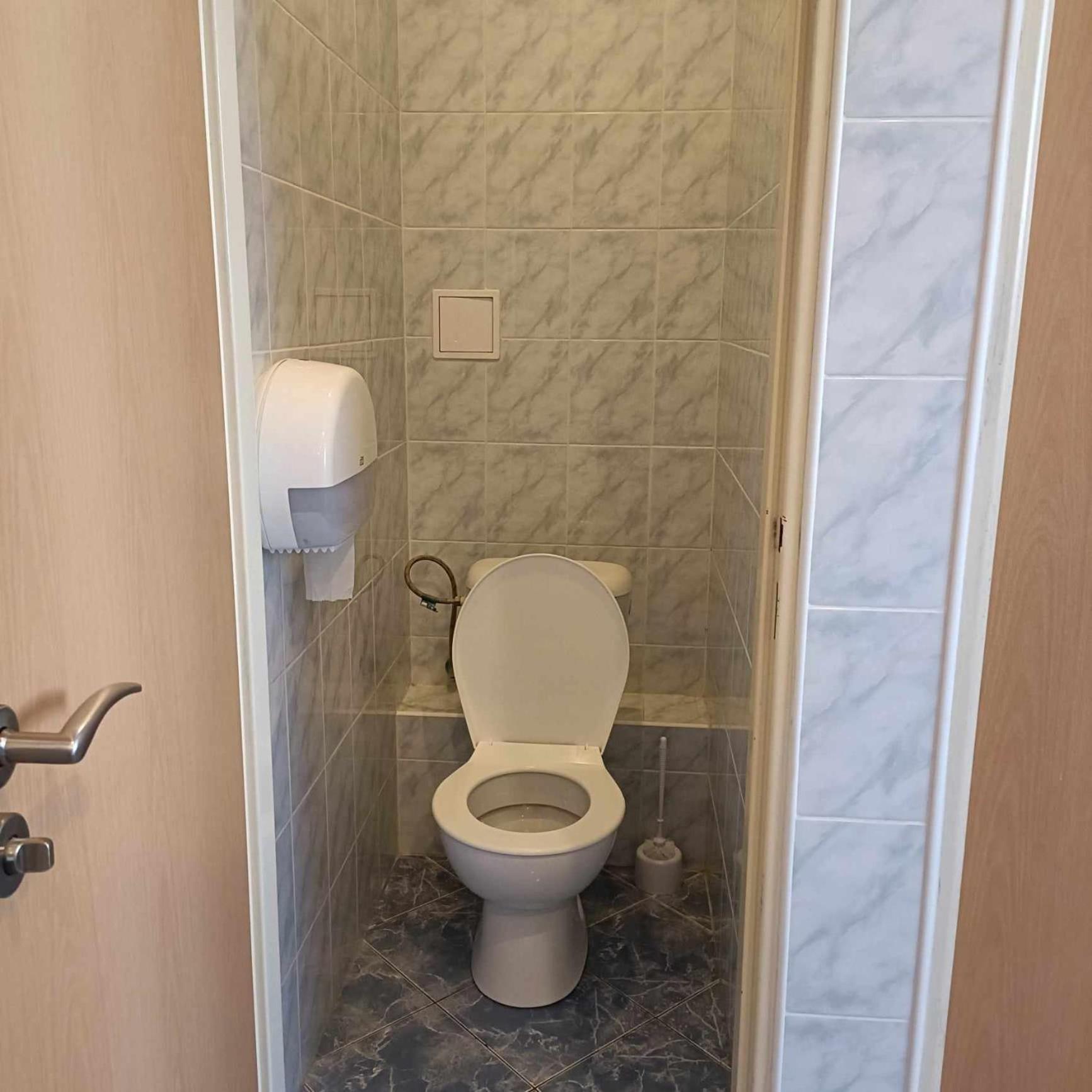 Ubytovna Nobelova Bratislava Luaran gambar